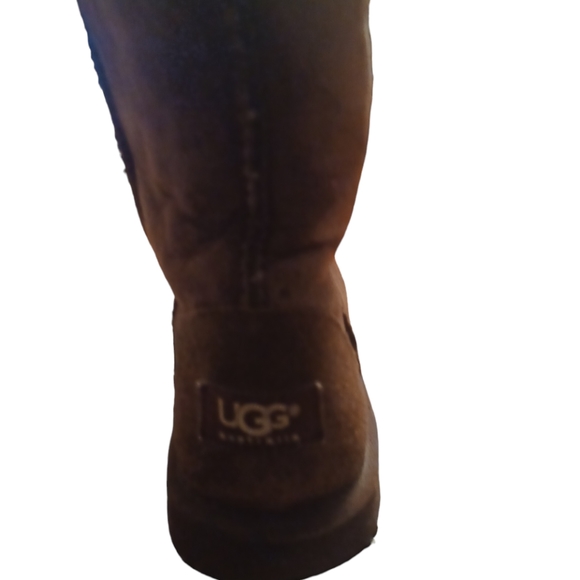 Size 5 Ugg chocolate Sheepskin Boots - Picture 5 of 5